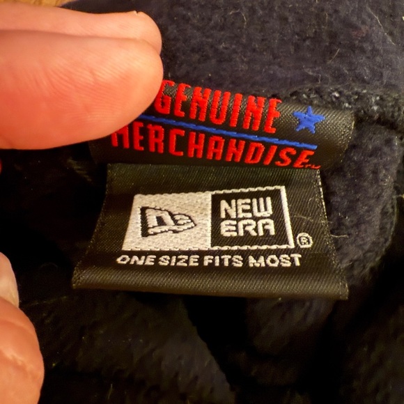 New Era New York Yankees  Black White Nordic Winter Hat Pom Poms OSFM MLB Game - Picture 3 of 4